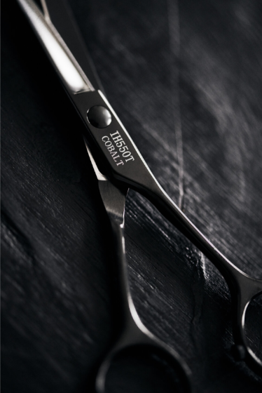 IH 550 T (BLACK)